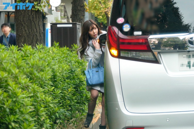 『高画質』 パパ活！ スケベな変態中年おじさんと密会性交を交わす美少女...