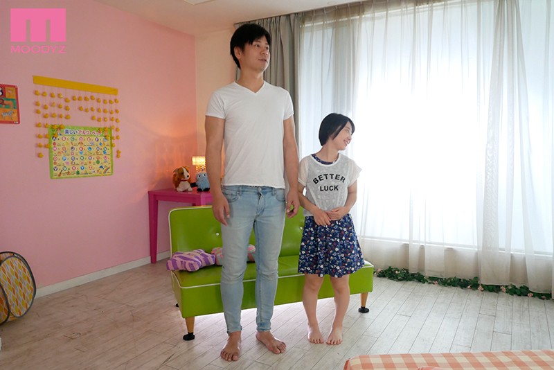 『高画質』 フェラチオやSEXの練習がしたくて来ました。 新人 身長1...