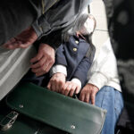 『高画質』 ちっちゃい女の子を3人で囲み制服を剥ぎ取ってあらゆる快感を叩きこむ卑劣巨漢集団 雅子りな ＜動画＞