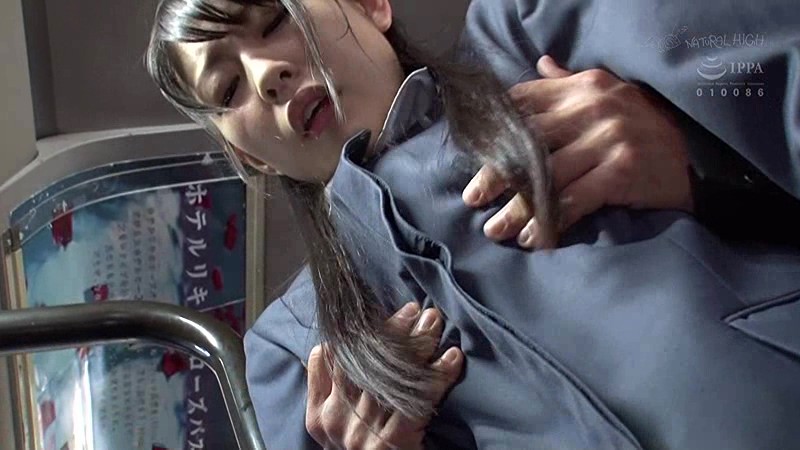 『高画質』 痴●おねだり娘 初めての漏らしイキに発情して挿入をねだる女...