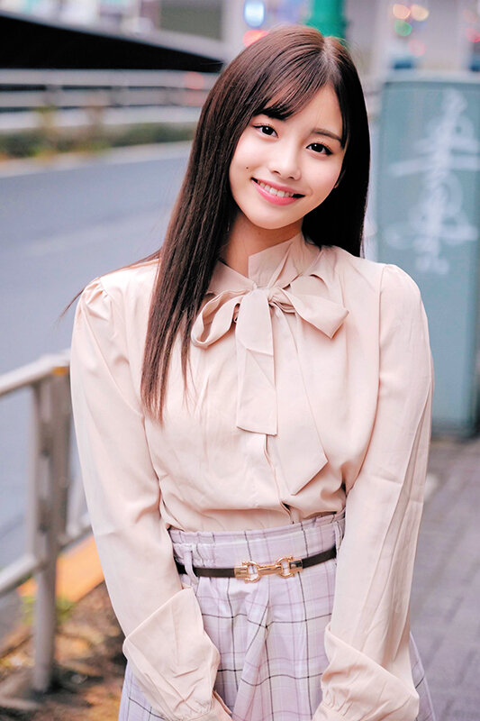 『高画質』 マジメな国立大に通うカワイイ女子大生がエロ恥ずかしい素股焦...