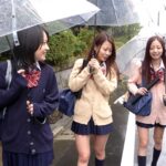 『高画質』 制服女子校生と中出し乱交～卒業～ ＜動画＞