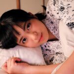 『高画質』 唾液を絡ませ自ら腰を振る。素顔丸出し一泊旅行。「おじさんを撃ち抜くスマイルの淫乱すぎる豹変」 根尾あかり ＜動画＞