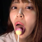 『高画質』 加賀美さらチャンのエッチな舌ベロでアメ・バナナ・ソーセージ極エロ舐め＆舌ベロ観察！ ＜動画＞