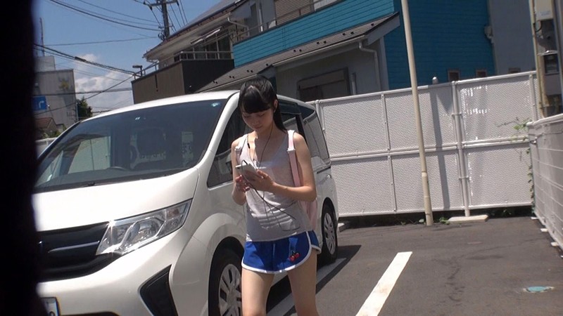 『高画質』 北陸のとある田舎町にノーブラでうろついていると噂の乳首ぽっ...