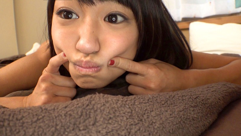 『高画質』 マッチングアプリを実際に使ってみたら、日焼けアトのド貧乳少...