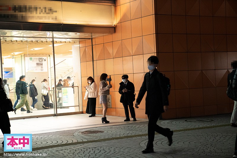 『高画質』 ターゲットはサラリーマン！いきなり目の前に麻里梨夏が現れて...
