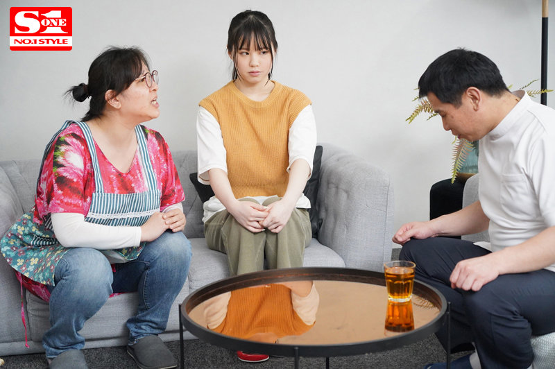 『高画質』 すぐ傍で母が施術中… 声も出せずにおっぱい性感を開発され続...