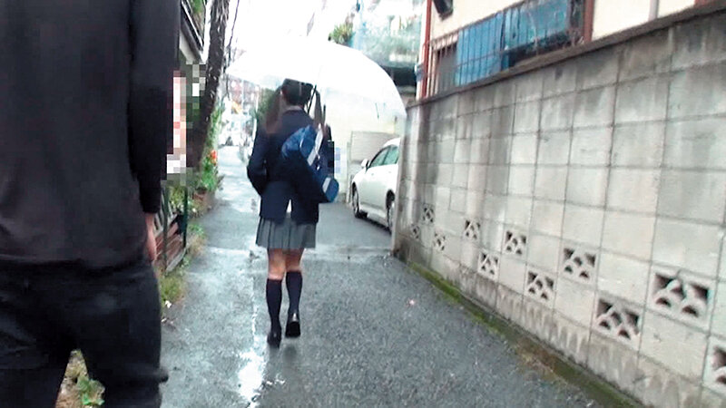 『高画質』 雨が降りしきる日、音が消される為レイパーが犯行に及ぶ ＜動...