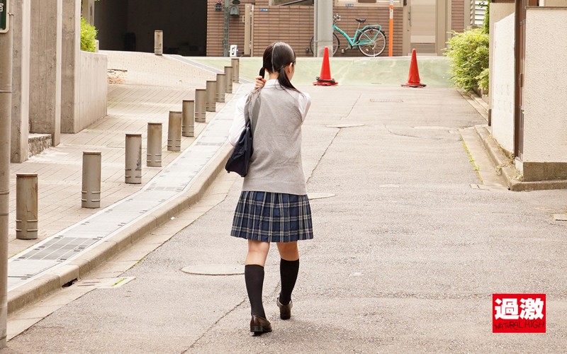 『高画質』 コンドームが脱げるほど媚薬でキツマンになった女子○生を無断...