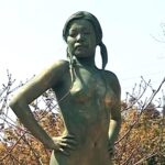 『高画質』 裸で銅像になりきって街角羞恥露出 ＜動画＞