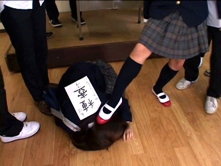 『高画質』 女子校生集団中出しい○め クラスメートから「種壷」と呼ばれ...