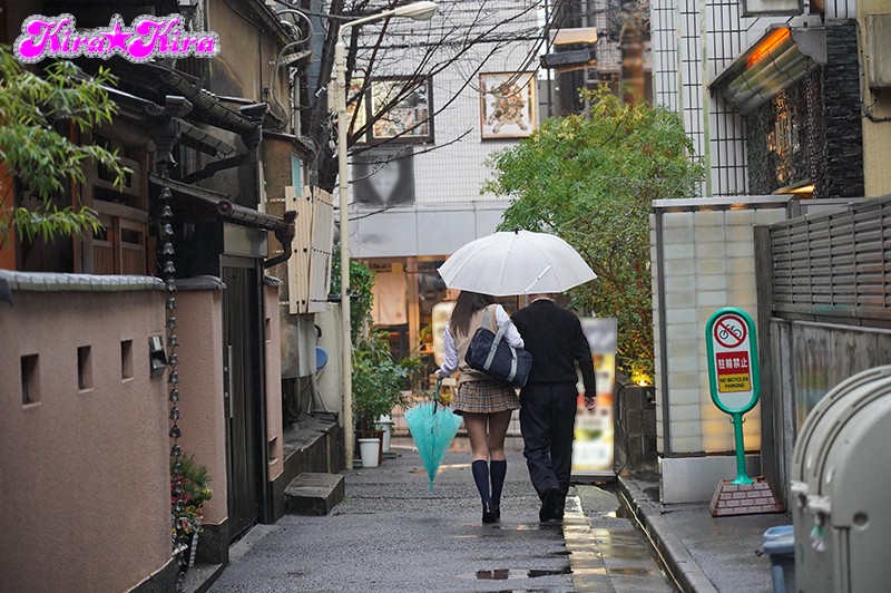 『高画質』 誰もしらない放課後 オヤジとクラスの隅っこにいる隠れビッチ...