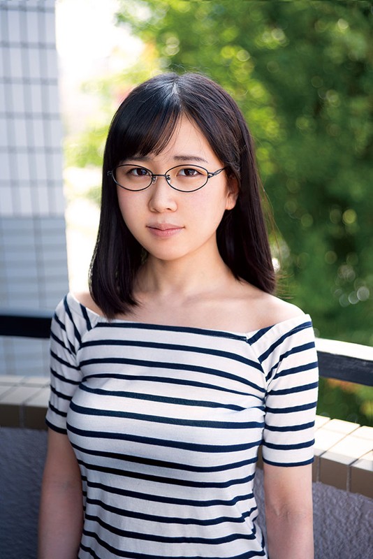 『高画質』 整体師を目指して勉強中のすっぴん美少女はおじさん好きの変態...