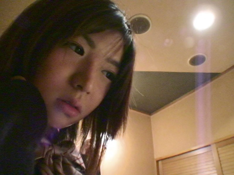 『高画質』 初対面の中年男性とお小遣いを貰ってセックスをする女子○生の...