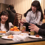 『高画質』 彼女、帰ってくる前にもう1回しちゃう？ 彼女が不在の数日間、非モテなボクは彼女の親友のあかりの誘惑に耐え切れず朝から晩まで何回も何回も中出しセックスしてしまった…。 根尾あかり ＜動画＞