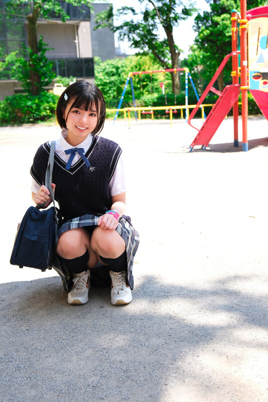 『高画質』 近所で見つけた女子校生Yちゃんと失神キメセク遊び【素人投稿...