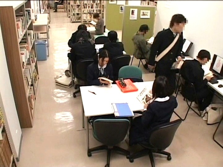 『高画質』 図書館で声も出せず糸引くほど愛液が溢れ出す敏感娘 3 ＜動...