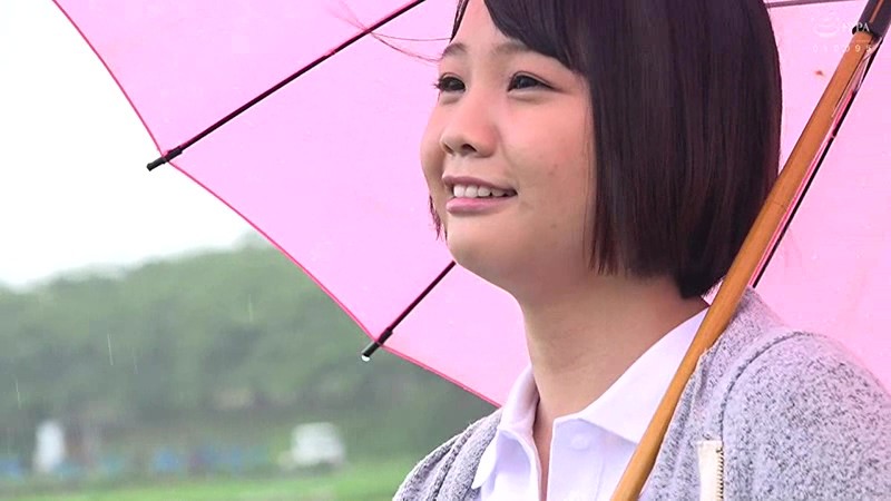 『高画質』 雨の日大好きはしゃいじゃう♪ Gカップ純朴娘に中出し！！ ...