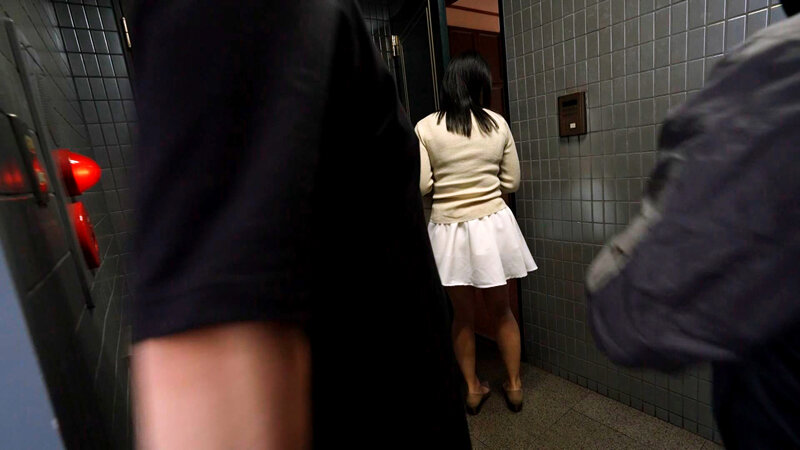 『高画質』 一人暮らしの美女が鬼畜犯罪集団に狙われる自宅押込み中出しレ...