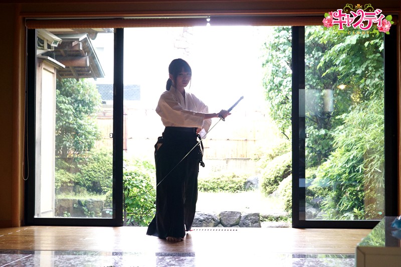 『高画質』 居合道3段 剣豪女子大生AVデビュー！！ 西田りこ ＜動画...