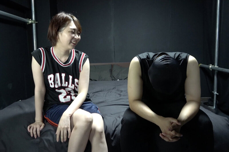 『高画質』 『【F/Mくすぐり】バスケ部の先輩からの秘密特訓は、なぜだ...