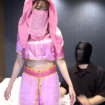 『高画質』 フェチ満載な踊り子衣装に着替えて、腋見せ拘束でくすぐりダンスを踊ってもらった！ 加賀美さら ＜動画＞