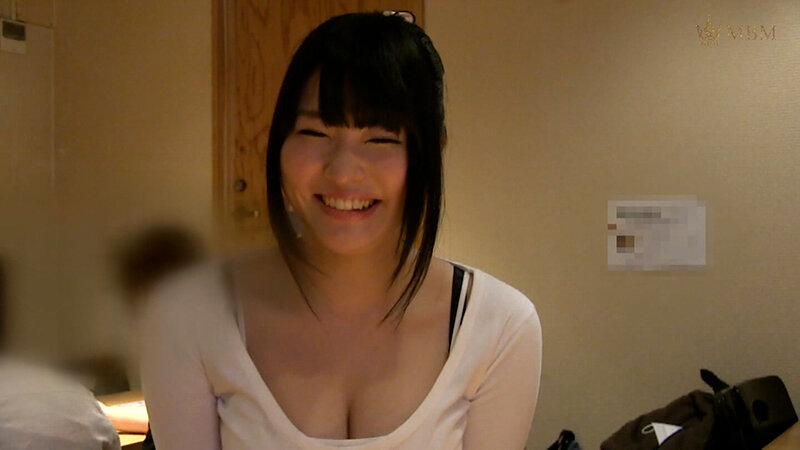 『高画質』 居酒屋でナンパした美少女店員をサークルに参加したら謝礼金も...