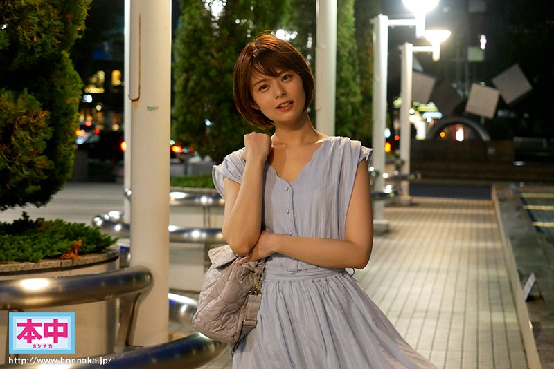 『高画質』 5年ぶりに再会した初恋のカノジョが種付け懇願しまくる凄いド...