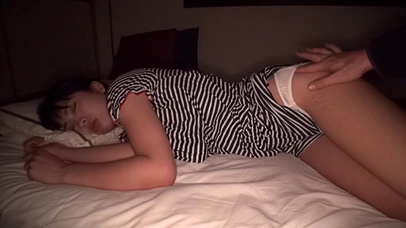 『高画質』 ロリ専科 素朴美少女～帰省してきた姪っ子が見ない間に大人っ...