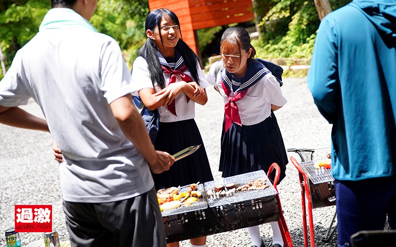 『高画質』 田舎で仲良くなった日焼け娘は何度も射精させたがる絶倫少女だ...