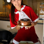 『高画質』 3日間限定のクリスマスシンデレラ 聖夜の夜に現れる可愛くて長身の巨乳ケーキ販売員AV解禁 甘惟桃 ＜動画＞