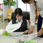 『高画質』 「ウブでちょっと押せばヤレそう！」新卒女子社員の教育係になった俺は立場を利用してハメ続けた。 香水じゅん ＜動画＞