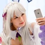 『高画質』 向かいの部屋の美少女コスプレイヤーをこっそり覗いていると視線に気づかずSNS映えするエロ撮影をし始め！？ ＜動画＞