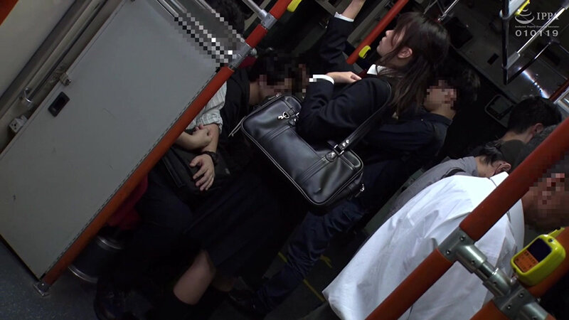 『高画質』 通学中の田舎J〇に強●ビッグバンローター！何度絶頂しても止...