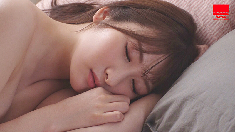 『高画質』 朝目覚めると僕の腕枕で昨夜お持ち帰りした（と思う…）記憶に...