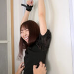 『高画質』 「綺麗なお姉さんを立ち拘束脇くすぐりからの乳首くすぐり責め！」堂本未來 1 ＜動画＞