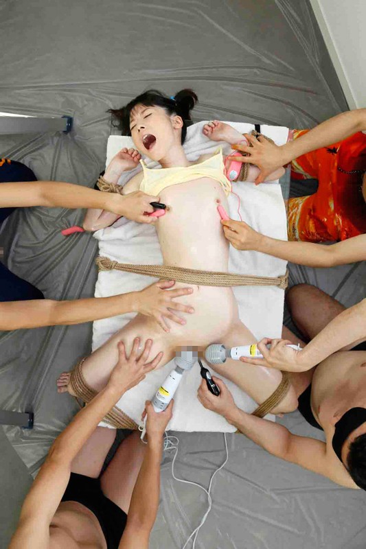 『高画質』 第2次成長期を迎え隆起し始めたばかりの勃起クリトリス 少女...