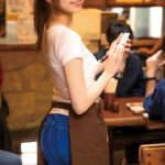 『高画質』 超絶かわいい居酒屋の看板娘は即ヤリOK！手が届きそうで届かない高嶺の花は誘えばハメ撮りも店内エッチも許しちゃう男のいいなりドM娘でした。 月乃さくら ＜動画＞