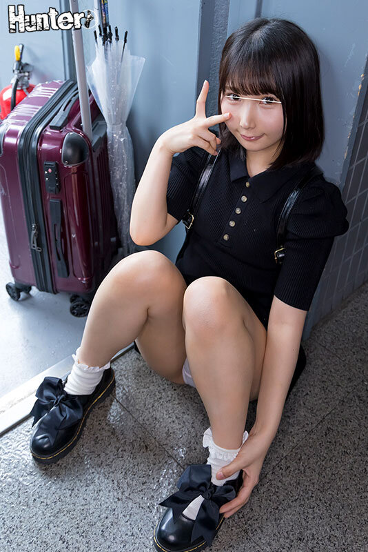 『高画質』 上京したての家出娘をヤリ部屋に泊めてヤリチンたちがローテー...