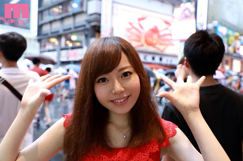 『高画質』 なにわのたこ焼き屋で働くやんちゃな看板娘たえちゃん 仕事に...