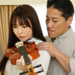 『高画質』 オナニーもセックスも自粛し毎日音楽漬けで悶々している女子学生の自宅に中年音楽講師（48）が派遣されたあの日から… 黒島玲衣 ＜動画＞