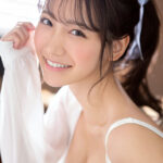 『高画質』 アナタの最高オナニーのために三田真鈴が可愛く見つめておち●こを刺激、そして何度も射精を笑顔で受け止める…大量顔射スマイルオナサポ ＜動画＞