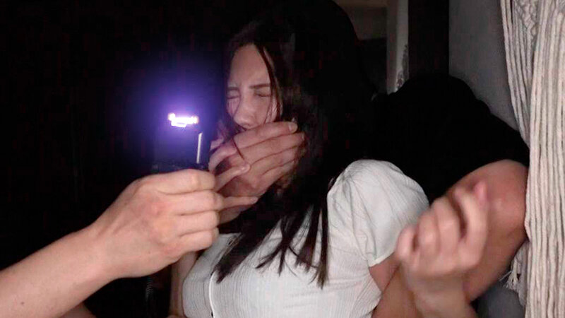 『高画質』 一人暮らしの美女が鬼畜犯罪集団に狙われる自宅押込み中出しレ...