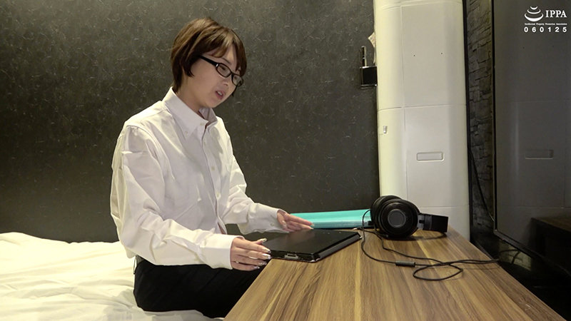 『高画質』 緊急Web会議！ テレワーク中のやりたい放題くすぐりイタズ...