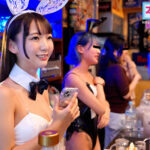 『高画質』 新人！都内で話題沸騰！飲んでも絶対勃たせてくれる中出しOK エロカワバニーガルバ店員AVデビュー！！ あおい藍 ＜動画＞