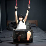 『高画質』 「天然マイペースな今どき女子を足枷くすぐり！ ローションくすぐりで今日イチの反応！」わかしラボVol.040- 3 奥菜みさき ＜動画＞