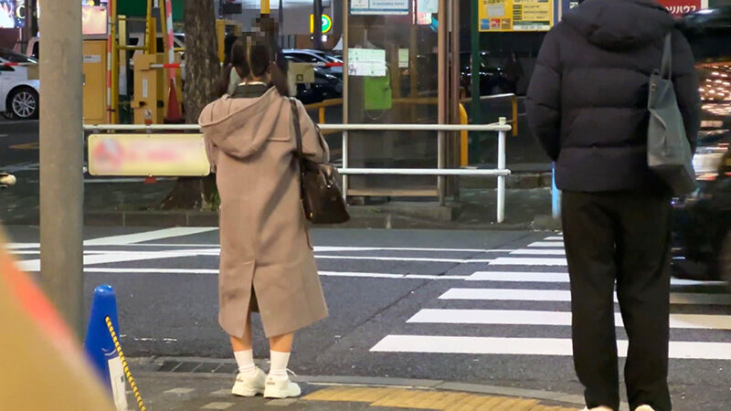 『高画質』 金曜 午後9時 補導前 あどけない顔の背の低い美少女から秘...