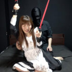 『高画質』 吊り拘束なのにめちゃめちゃ暴れる激弱メイドへくすぐり！ 美泉咲 ＜動画＞
