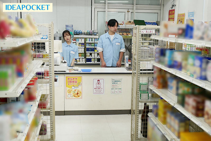 『高画質』 地元コンビニの深夜バイト女子と仲良くなりたくてストーカー化...